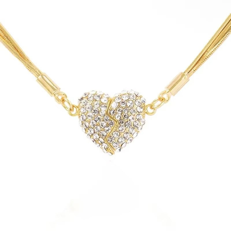 Megnetic HEART Necklace