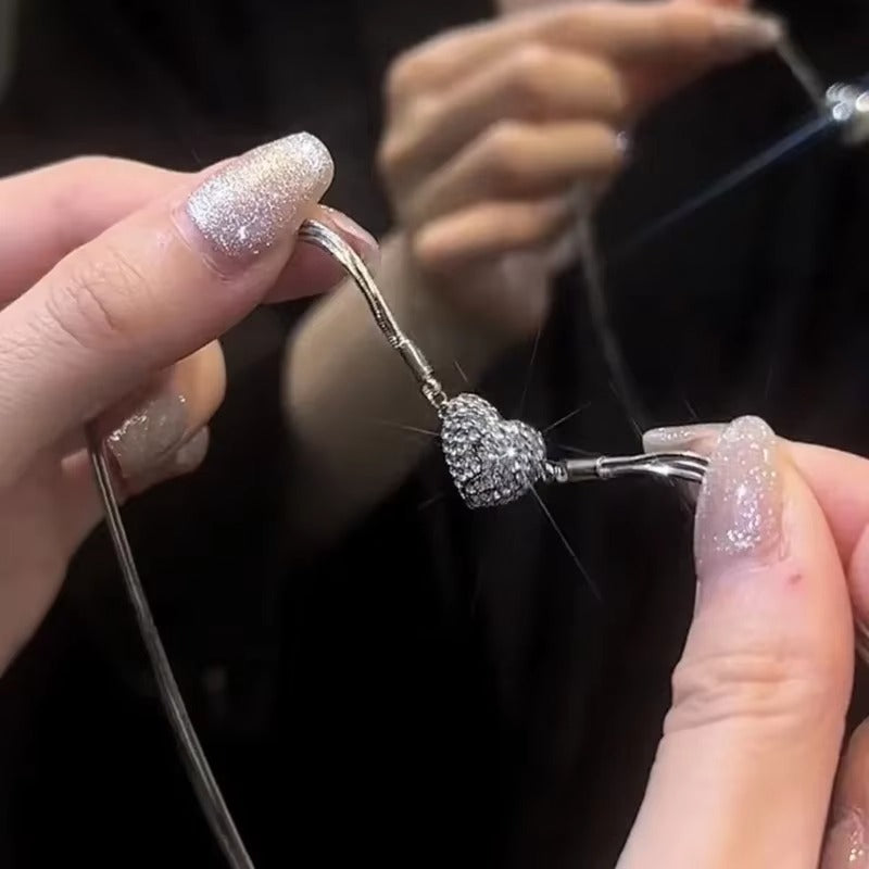 Megnetic HEART Necklace